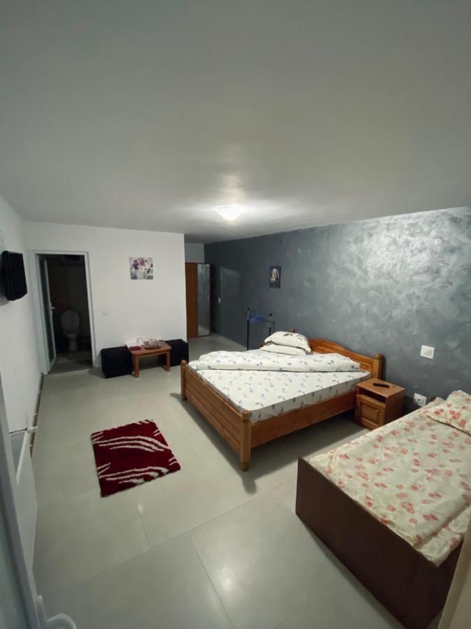 فندق Casa Alex Novaci-Străini المظهر الخارجي الصورة