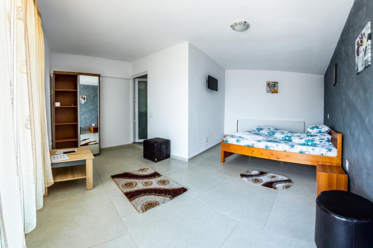 فندق Casa Alex Novaci-Străini المظهر الخارجي الصورة