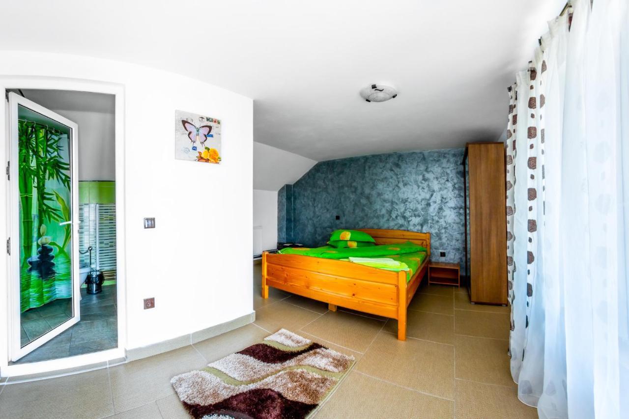 فندق Casa Alex Novaci-Străini المظهر الخارجي الصورة